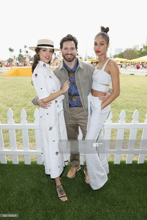 Eiza González feet photo thumbnail