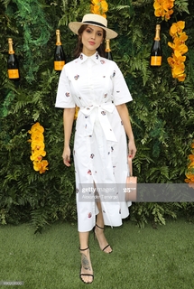 Eiza González feet photo thumbnail