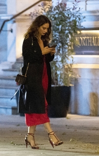 Lily James feet photo thumbnail