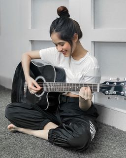 Jannat Zubair Rahmani feet photo thumbnail
