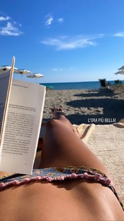 Federica Fontana feet photo thumbnail