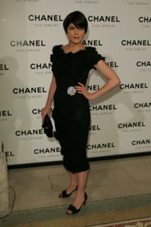 Selma Blair feet photo thumbnail