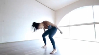 Nicole Scherzinger feet photo thumbnail