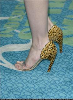 Selma Blair feet photo thumbnail