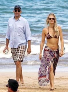 Molly Sims feet photo thumbnail