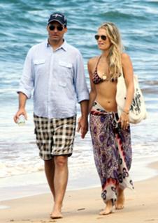 Molly Sims feet photo thumbnail