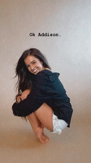 Addison Rae feet photo thumbnail