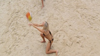 Holly Valance feet photo 2