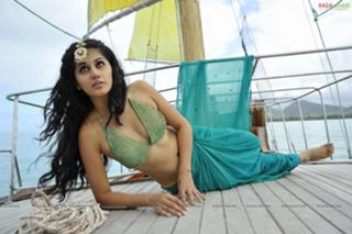 Taapsee Pannu feet photo thumbnail