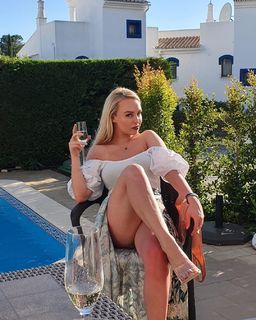 Jorgie Porter feet photo thumbnail
