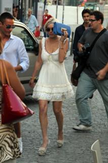Lindsay Lohan feet photo thumbnail