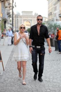 Lindsay Lohan feet photo thumbnail