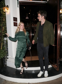 Ellie Goulding feet photo thumbnail
