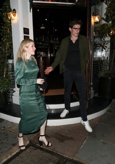 Ellie Goulding feet photo thumbnail