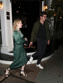 Ellie Goulding feet photo thumbnail