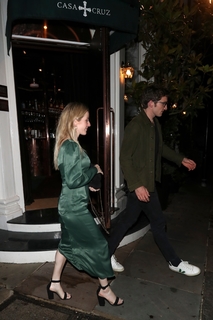 Ellie Goulding feet photo thumbnail