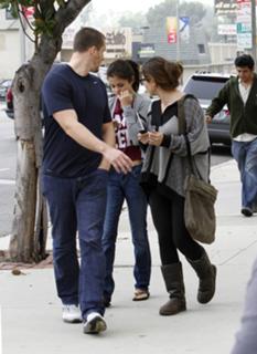 Selena Gomez feet photo thumbnail