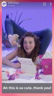 Sofie Dossi feet photo thumbnail