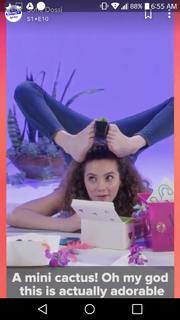 Sofie Dossi feet photo thumbnail