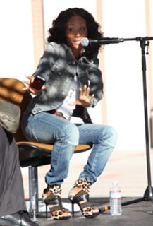 Jada Pinkett Smith feet photo thumbnail