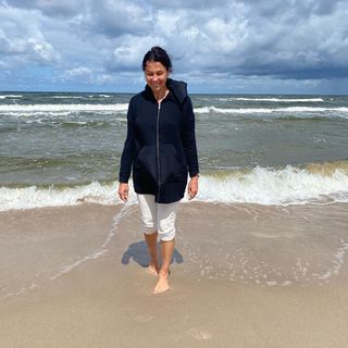 Anna Popek feet photo thumbnail