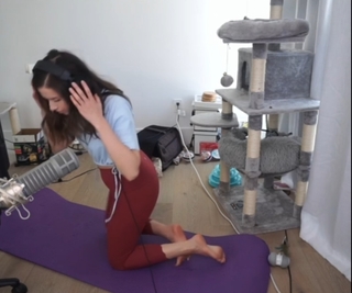 Imane Pokimane Anys feet photo thumbnail