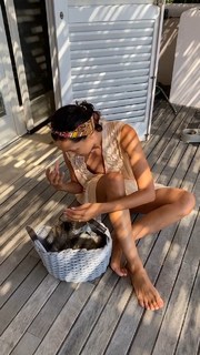 Caterina Balivo feet photo thumbnail