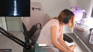Natalia Mogollon feet photo thumbnail