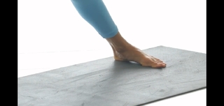Brooke Burke feet photo thumbnail