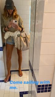 Kelly Bensimon feet photo thumbnail
