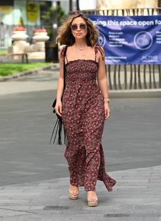 Myleene Klass feet photo thumbnail