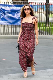 Myleene Klass feet photo thumbnail