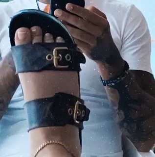 Charlotte Crosby feet photo thumbnail