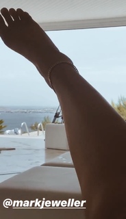 Charlotte Crosby feet photo thumbnail