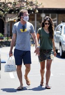 Jordana Brewster feet photo thumbnail