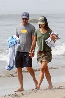 Jordana Brewster feet photo thumbnail