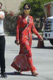 Jordana Brewster feet photo thumbnail