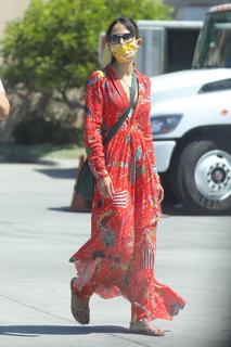 Jordana Brewster feet photo thumbnail