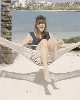 Liv Tyler feet photo thumbnail