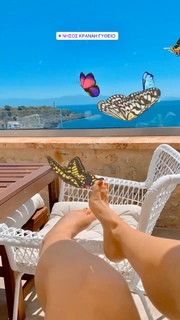 Athina Oikonomakou feet photo thumbnail