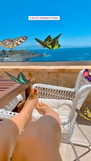 Athina Oikonomakou feet photo thumbnail