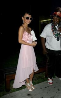 Bai Ling feet photo thumbnail