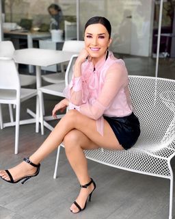 Laura González feet photo thumbnail