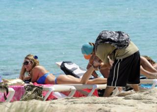 Ilary Blasi feet photo thumbnail