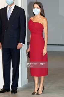 Queen Letizia of Spain feet photo thumbnail