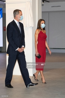 Queen Letizia of Spain feet photo thumbnail