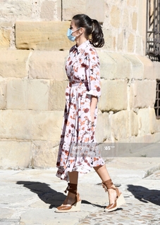 Queen Letizia of Spain feet photo thumbnail