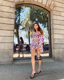 Xenia Tchoumitcheva feet photo thumbnail