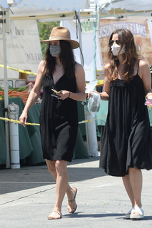 Courteney Cox feet photo thumbnail