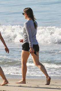 Jennifer Garner feet photo thumbnail